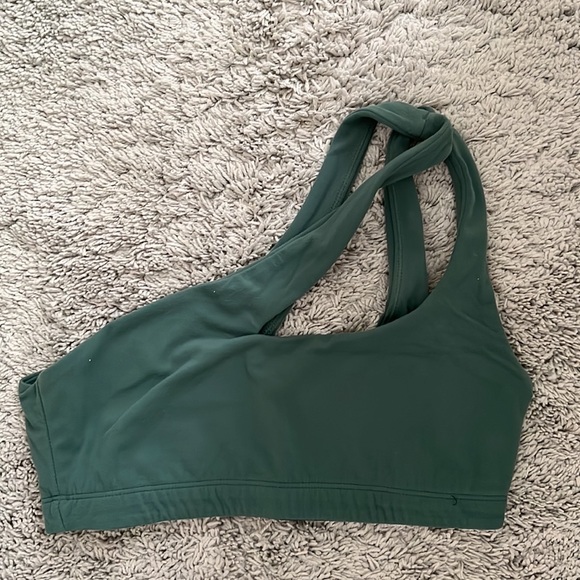 TNA Workout Outfit - Picture 2 of 4